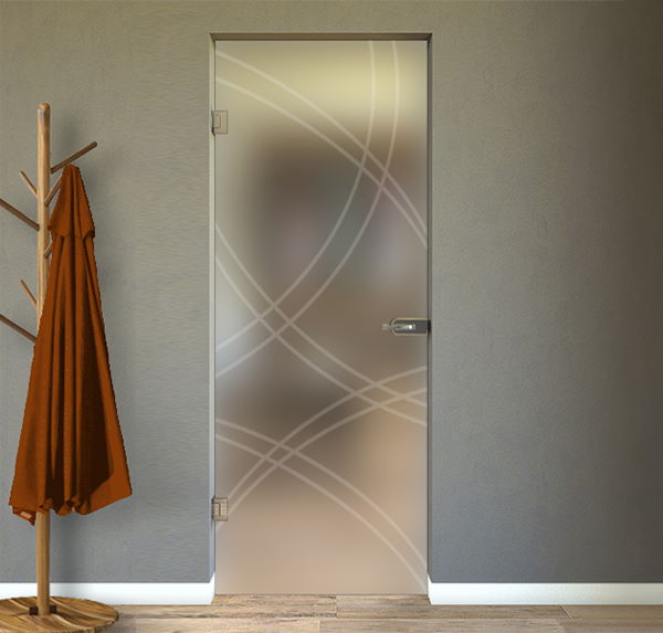 Porta Battente in Vetro Satinato con Disegni Sabbiati su Muro Presquadrato