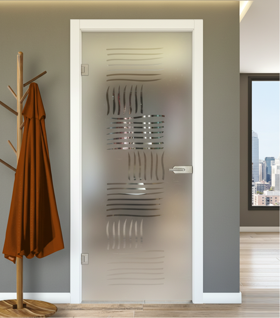 Porta Battente con Telaio in Legno e Vetro Sabbiato con Disegno Trasparente