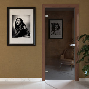 Porta battente in vetro fumè con telaio e cornici in laminato Noce Nazionale